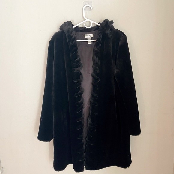 Covington Black fur jacket/ coat with hood No closure Super warm Size medium She